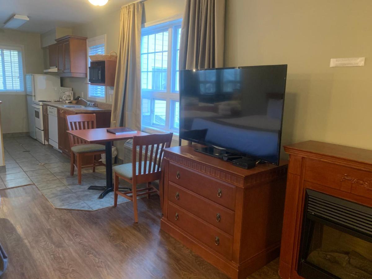 Hotel And Suites Les Laurentides Saint-Sauveur-des-Monts Zewnętrze zdjęcie