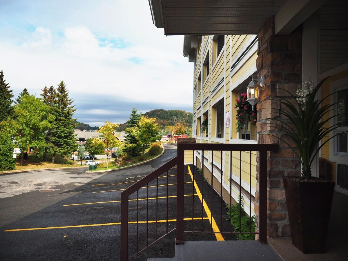 Hotel And Suites Les Laurentides Saint-Sauveur-des-Monts Zewnętrze zdjęcie